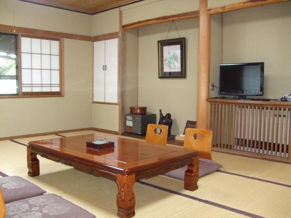 Marunaka Ryokan Matsumoto Habitación foto
