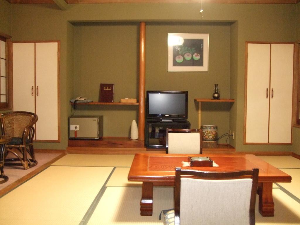 Marunaka Ryokan Matsumoto Habitación foto