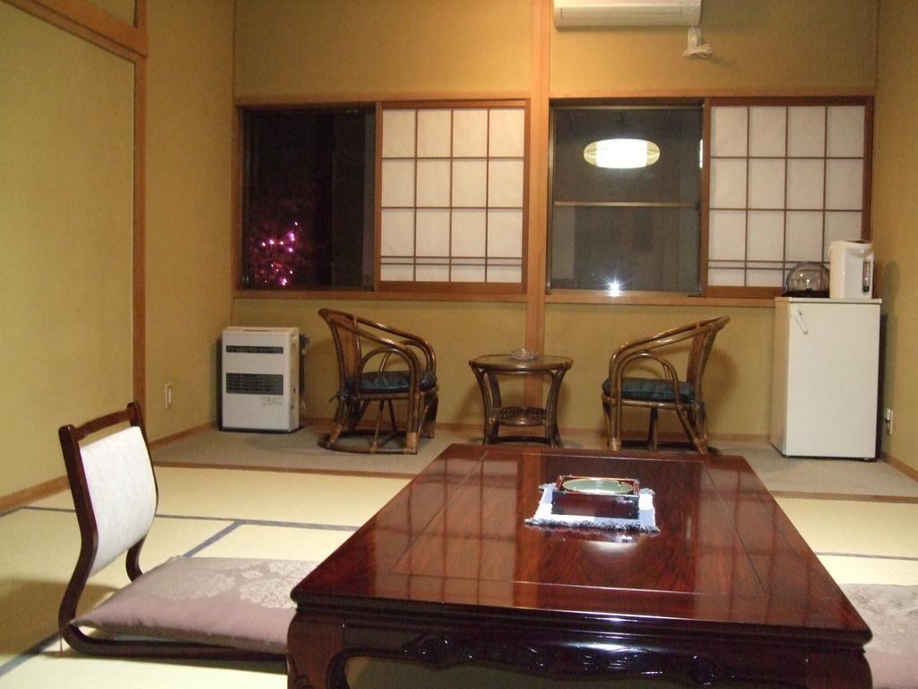 Marunaka Ryokan Matsumoto Habitación foto